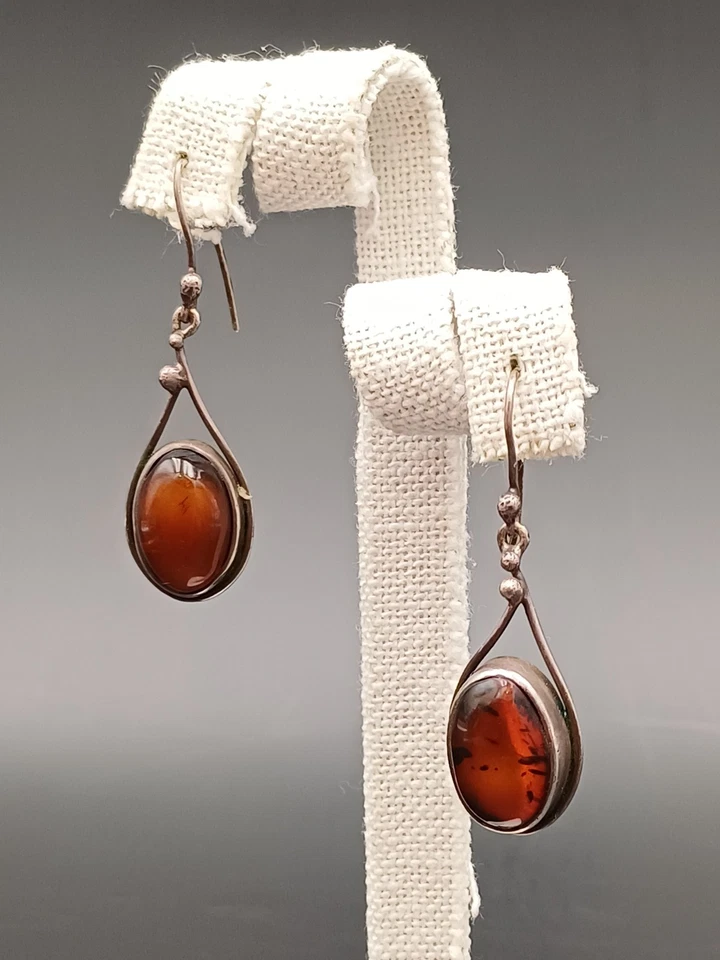 ORECCHINI PENDENTI ETNICI CON CABOCHON AMBRA NATURALE - Immagine 4 di 4