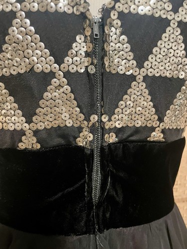 VTG 60s Black Sequin Maxi Dress Gown Velvet Waist Lettuce Hem Tiered Ruffle Med - Picture 17 of 22