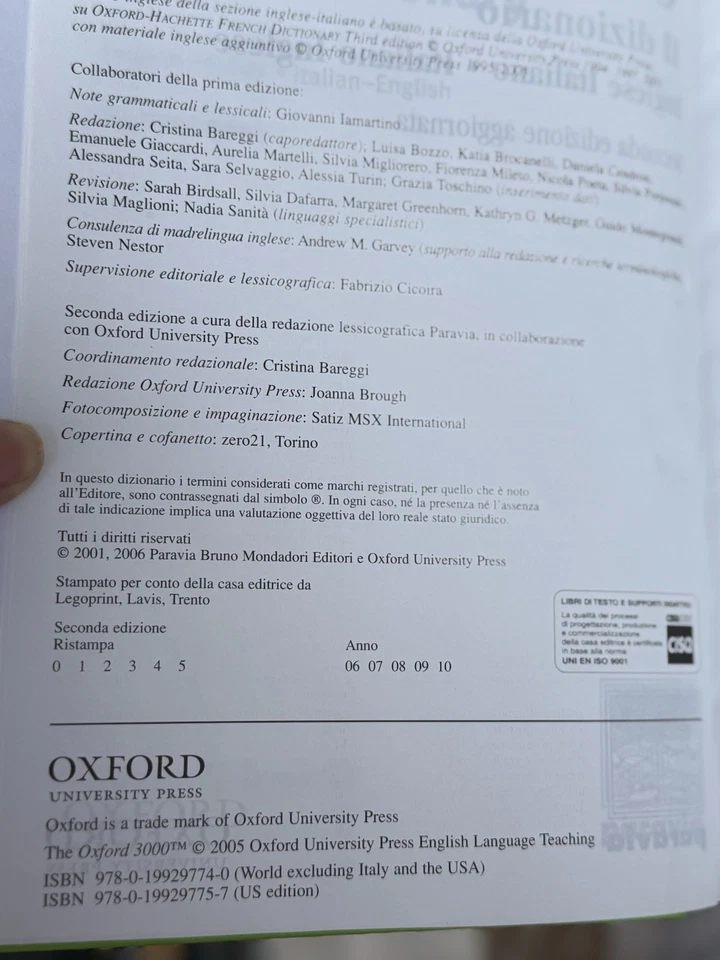 IL Nuovo Oxford Paravia Italian English Reference Dictionary 2nd Edition 2005 - Image 3 of 4