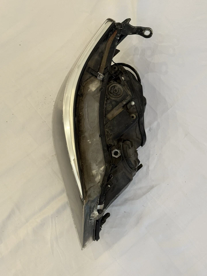 Faro pasajero derecho OEM BMW 530i 525i 545i 550i (2004-2007 E60)  Foto 3 de 4