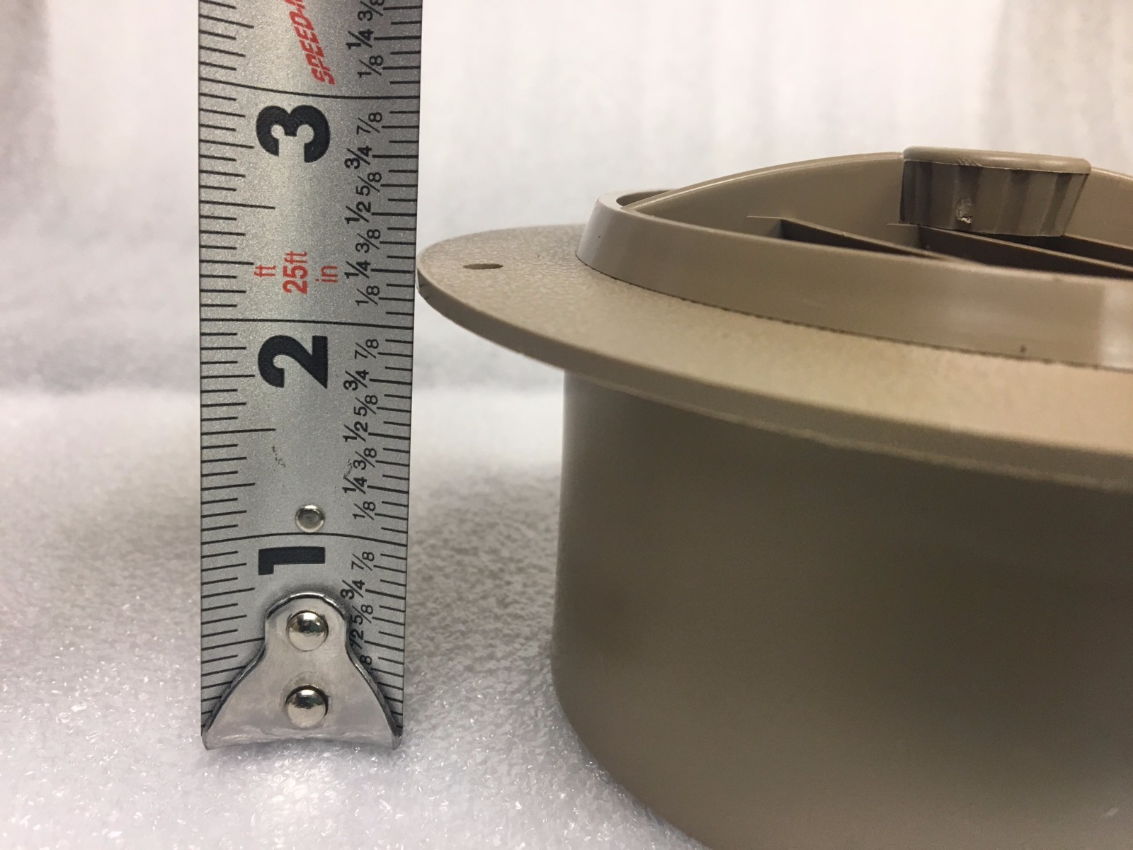 как выглядит 5 1/2" Face 4" Back BEIGE Round Rotaire Grille Damper Heat AC Register Vent RV фото