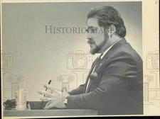 1992 Press Photo Mike Maehl at conference in Anchorage, Alaska - lrb33963