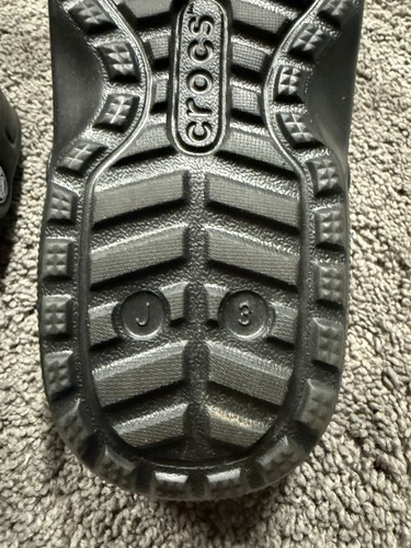 Junior Größe 3 Fleece gefütterte Crocs, schwarz - Bild 6 von 6