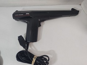 Original SEGA Master System Model 3010 w/ 3 Controllers, Phaser, & OEM Cords 