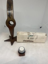 Siemens 3SB11-20-0AG20 Actuator 30MM Pushbutton Unit W/Flat PUS NEW OEM