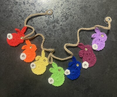  NEU Regenbogen Hase Kaninchen handgehäkelt Pailletten Wimpel Camper SOMMER Geschenk
