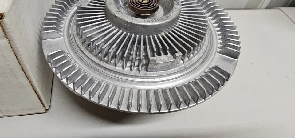 GENUINE GM 22149569 FAN CLUTCH 4.3L. 5.0L 5.7L 6.2L, 6.5L 7.4L 8.1L 1988-95 - Image 2 of 4