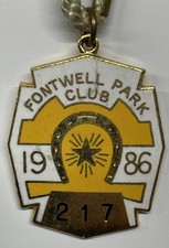 Fontwell Park Club 1986 No 217 (Horse Racing Members Badge)