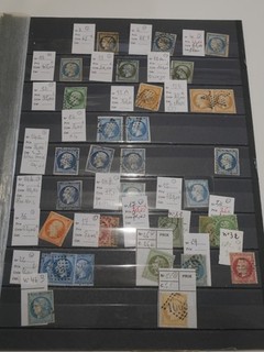 FRANCE LOT 140 TIMBRES NEUFS ET OBLITERES ANCIENS. BONNE COTE