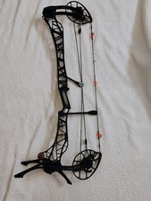 Mathews Lift 33, Black, RH, 70#, 28 inch-draw length