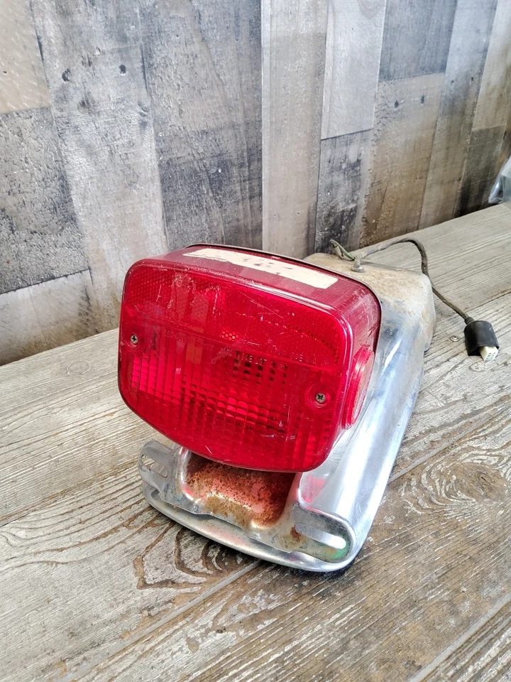 1981 81 81-83 Kawasaki KZ750 KZ 750 LTD Rear Back Outer Wheel Fender Taillight  - Image 4 of 4