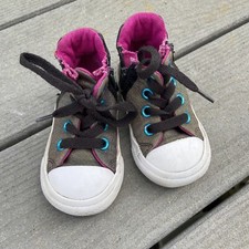 CONVERSE ALL-STAR BABY GIRL SNEAKS Zip Tie SIZE 4....EXCELLENT CONDITION
