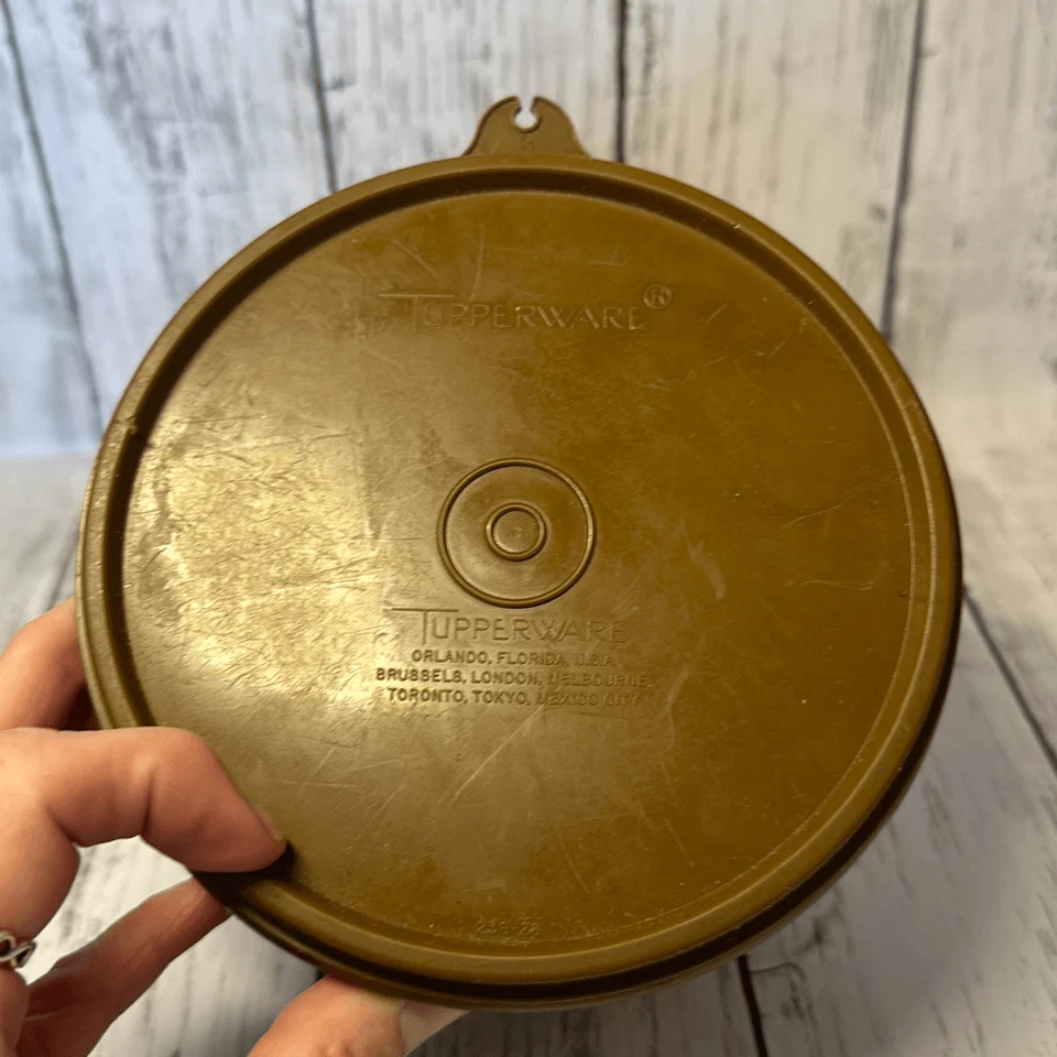 Vintage Tupperware dark brown hot tea canister coffee tea bags loose keeper - Image 2 of 4