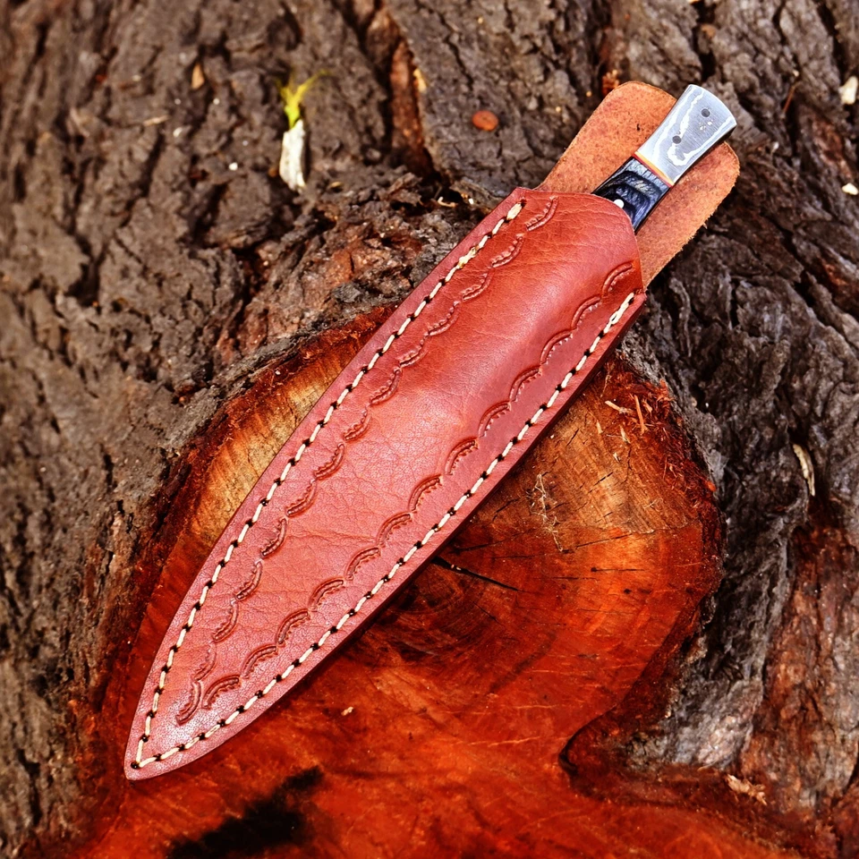 Cuchillo de bota de caza de acero Damasco forjado a mano hecho a medida con funda de cuero 2841 Foto 4 de 4