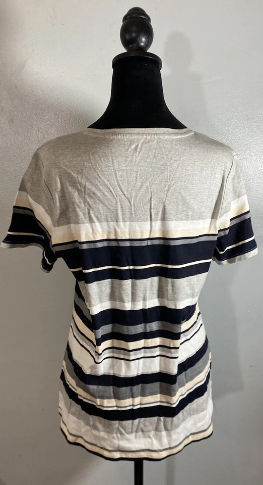 Croft & Barrow The Classic Tee  V Neck Short Sleeve Size Large - Image 4 of 4