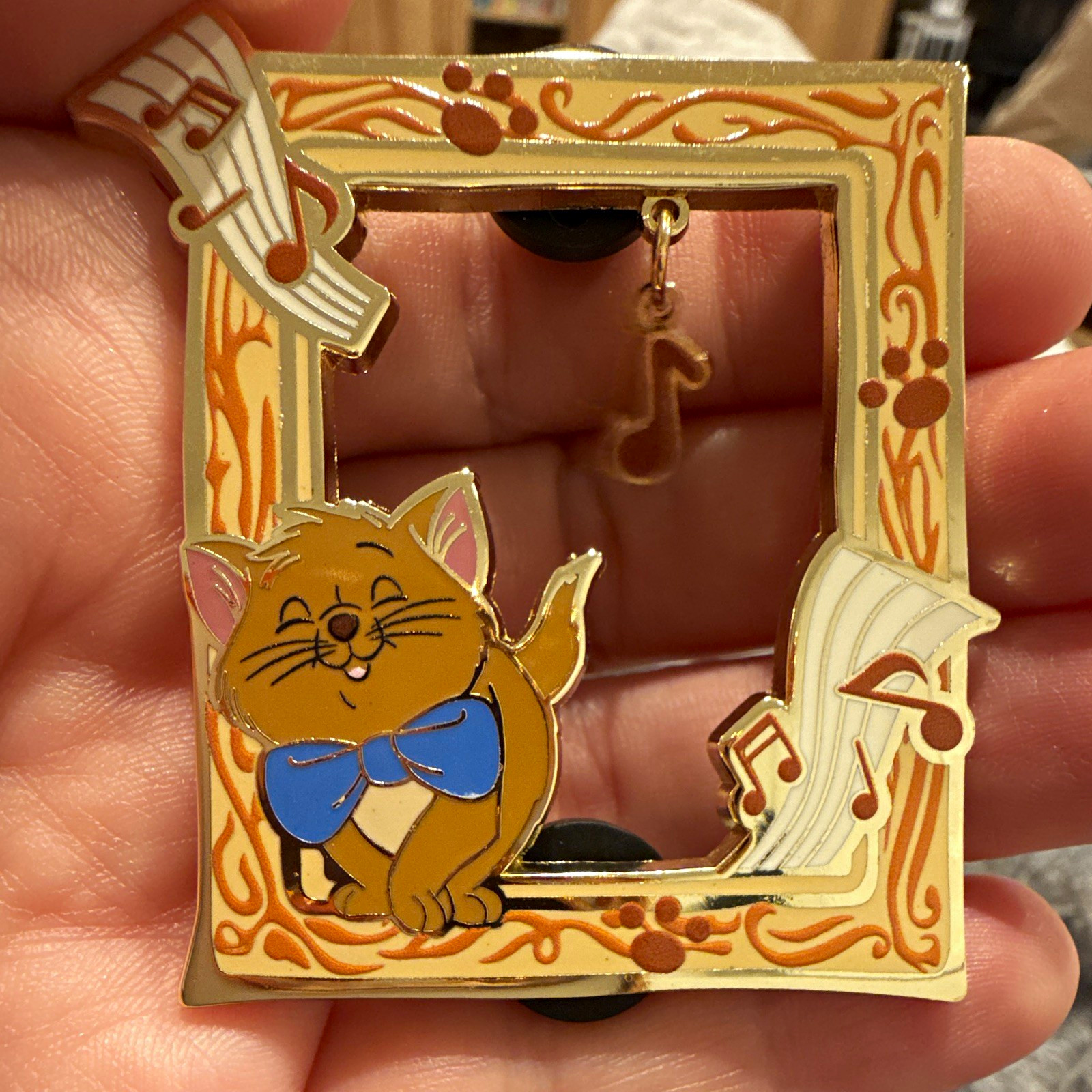 Disney Toulouse Aristocats Music Notes Picture Frame Dangle Pin Authentic