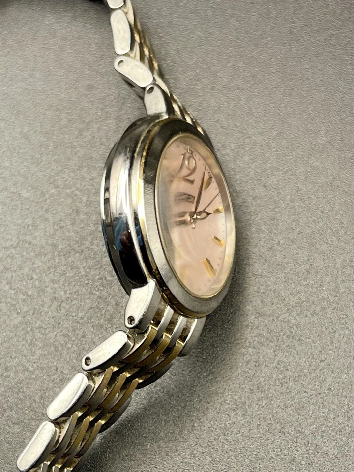 Reloj Mujer Citizen Exceed Radiocontrolado Cuarzo Solar Dos Tonos Foto 3 de 4