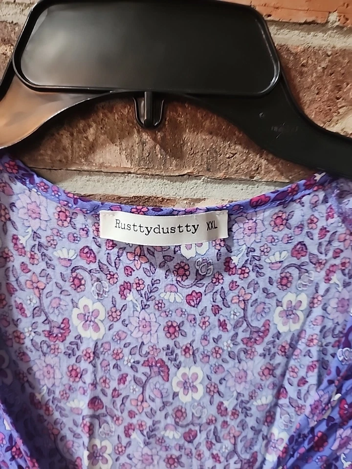 Mameluco Boho Rusttydustty púrpura floral corbata frontal informal estampado mixto  Foto 3 de 4