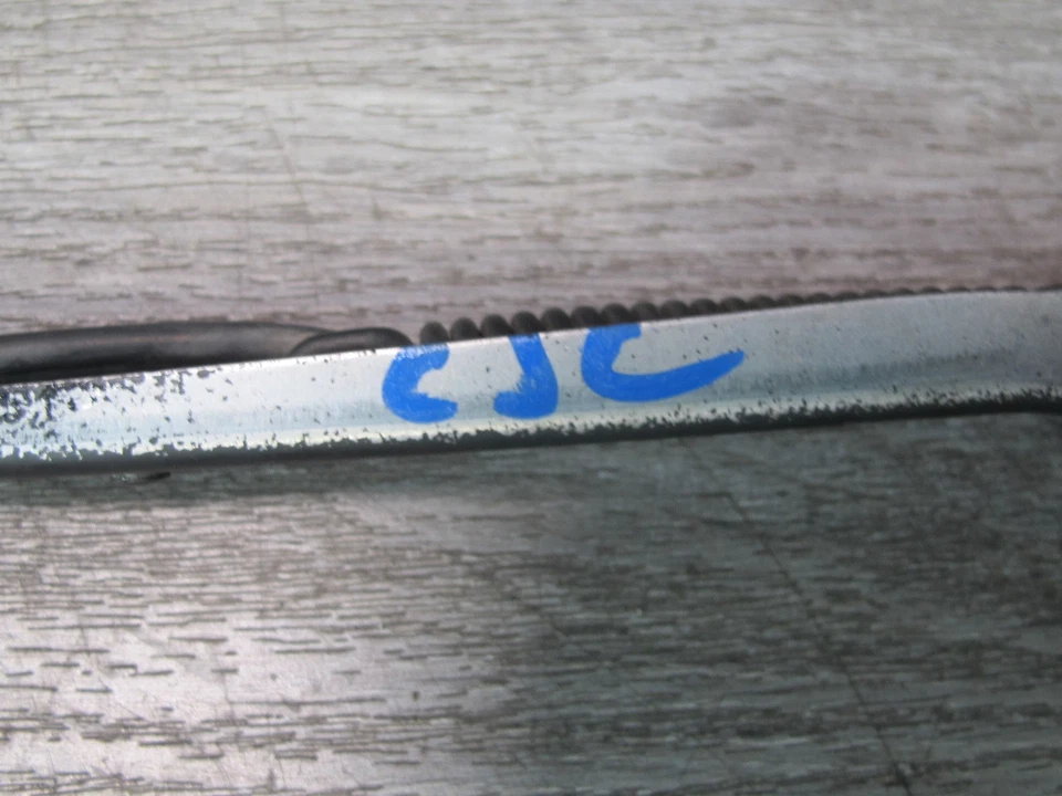 84-94 CHEVROLET CORVETTE C4 JUEGO DE 2 BRAZOS LIMPIAPARABRISAS DELANTERO IZQUIERDO Y DERECHO OEM Foto 2 de 4