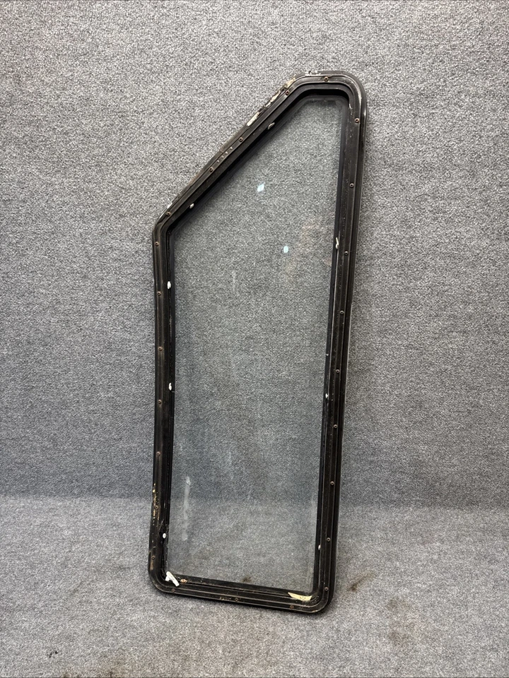 Ventana de autobús/rv sin marco de emergencia para autobús Chevrolet Kodiak C4500 Foto 4 de 4