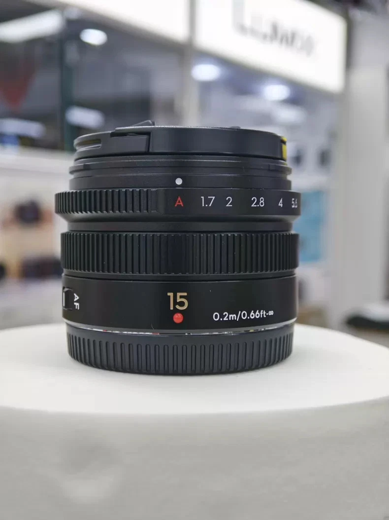 Micro Four Thirds Camera Lenses 15mm Focal f/1.7 Maximum Aperture