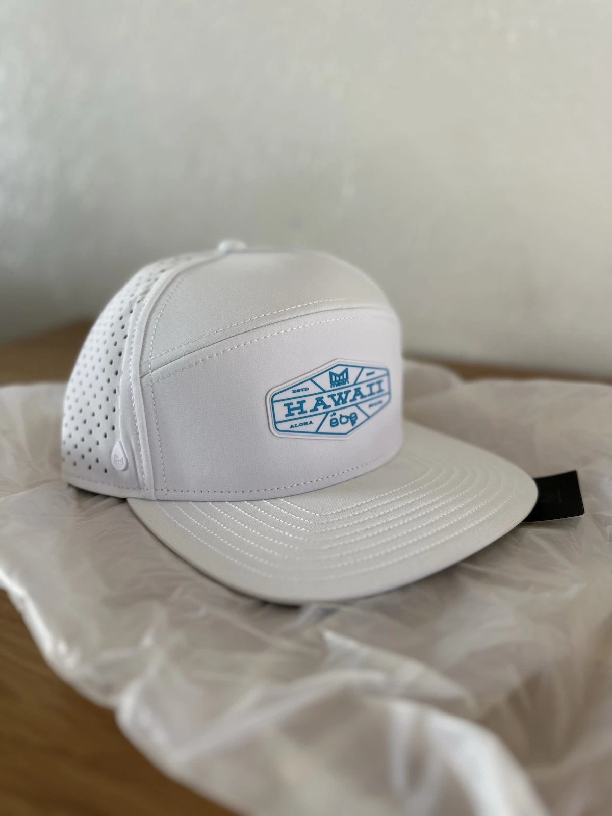 NWT RARE Melin Coronado Hawaii Edition 808 Classic*** White
