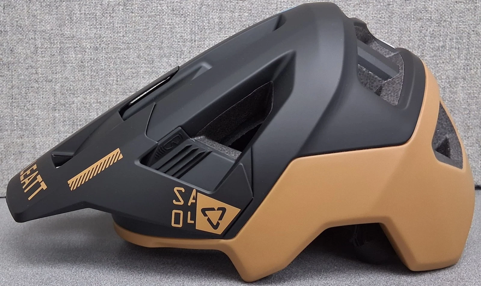 Leatt AllMtn 4.0 Helmet - Thumbnail 3