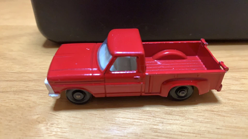 1970 VINTAGE MATCHBOX SUPERFAST #6 Ford Pickup Red & WHITE * NO REAR BED CAP - Image 3 of 4