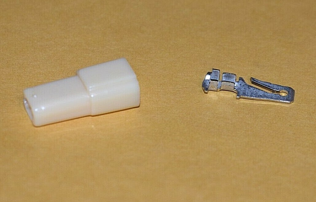 GM 1 Cavity Male Nylon Wiring Harness Connector Non Locking Shell ...