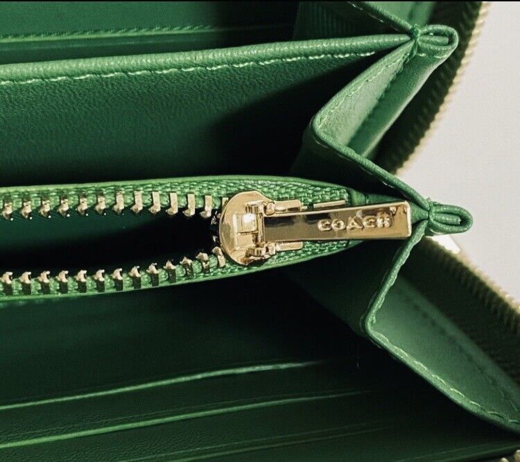 COACH,Zip-around Long wallet with Strap, C4452,Signature COACH,Zip-around Long wallet with Strap, C4452,Signature