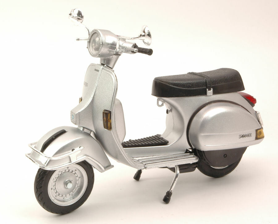 1/6 ベスパ　150VL 1T 1955(ニューレイ) ベージュ New Ray 1955 Vespa 150 VL 1T Beige Motorcycle Scooter Diecast
