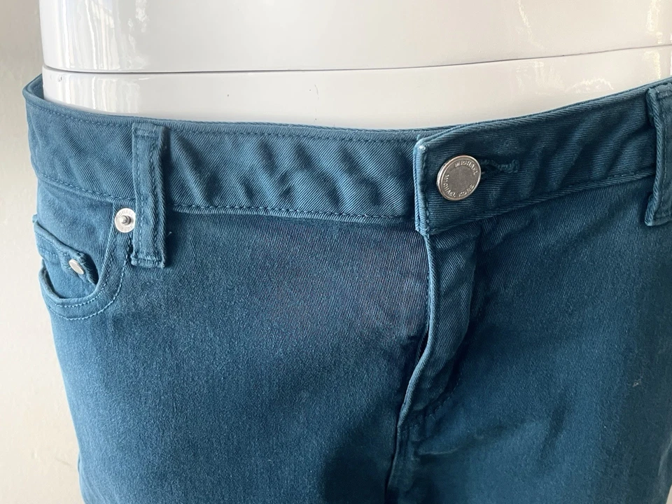 Pantalones cortos Michael Kors turquesa 3/4 para mujer talla 10/33” Foto 2 de 4
