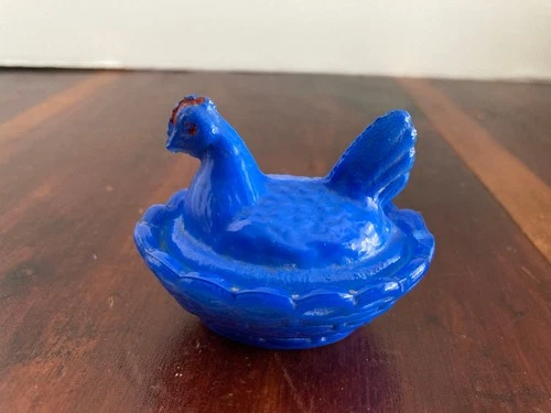 Vintage Mini Blue Marked Westmoreland Hen On A Nest Chicken Nesting Red Crest