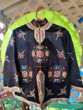 Vintage Chinese Silk Embroidered Jacket Black Silk Floral Motifs S/M