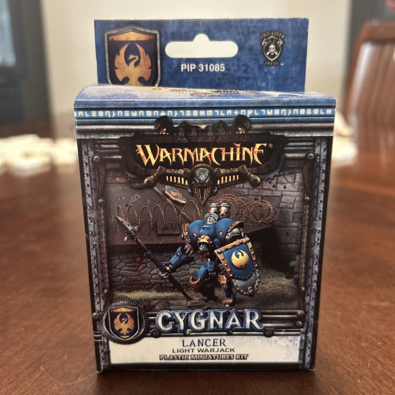 Warmachine Cygnar - LANCER LIGHT WARJACK - PIP 31085 - New In Box 