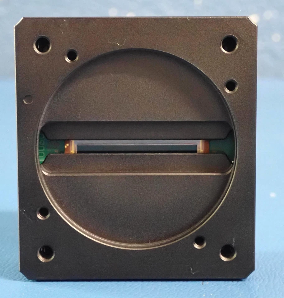 Câmera de varredura BASLER RACER RA4096-80KM 4k, 80kHz CameraLink Line 105999-21 - Imagem 2 de 4