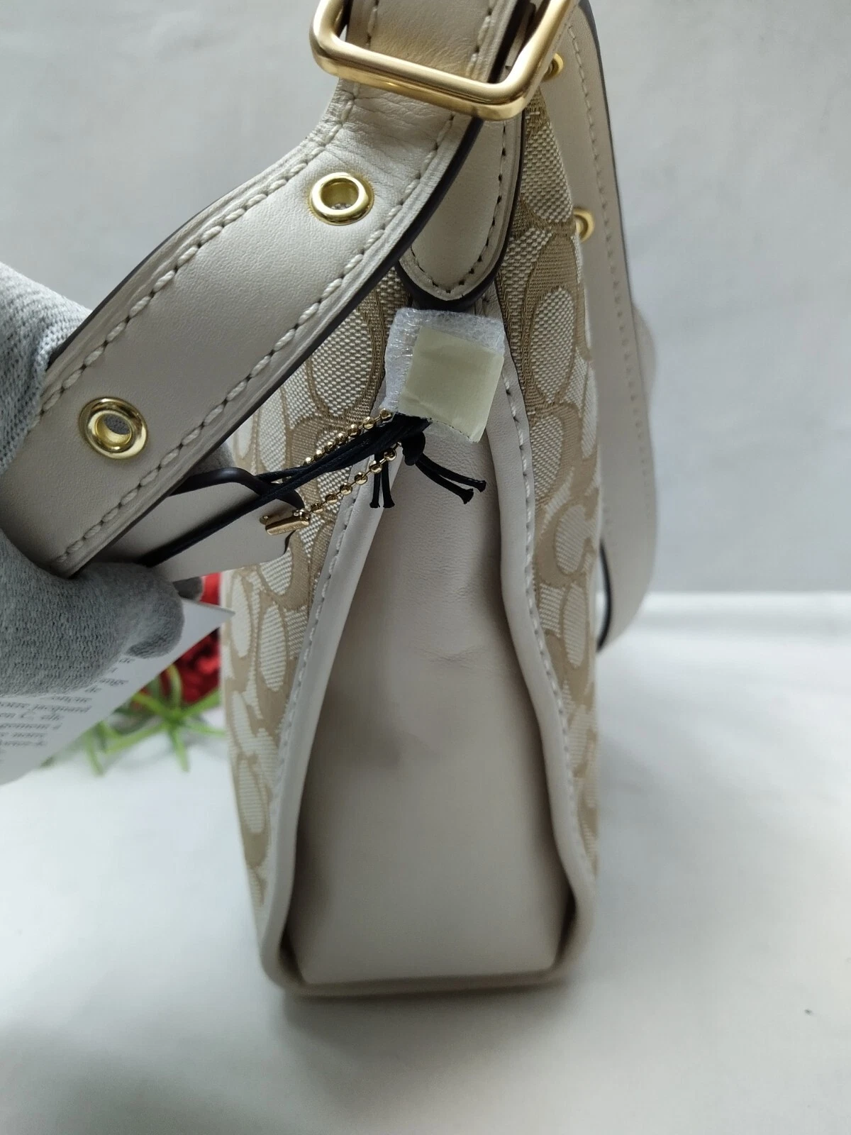 Borsa a tracolla Coach Signature Duffelette beige tela finiture in pelle Nuova con etichette $225