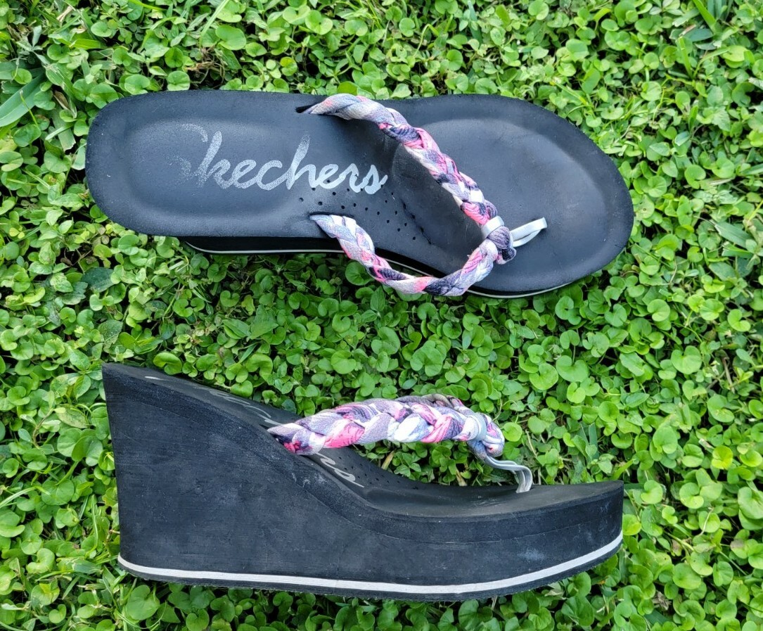 skechers flip flop wedges