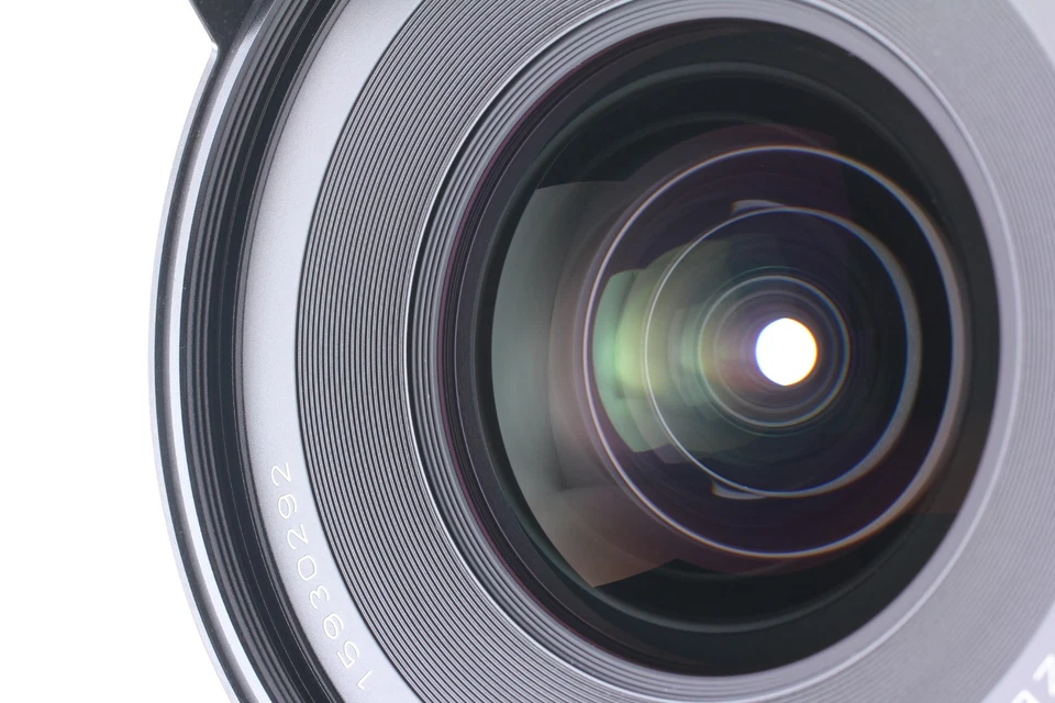 [MINT in Box] Carl Zeiss Distagon T* 15mm F/2.8 ZE Lens for Canon EF Mount Japan - Image 3 of 4