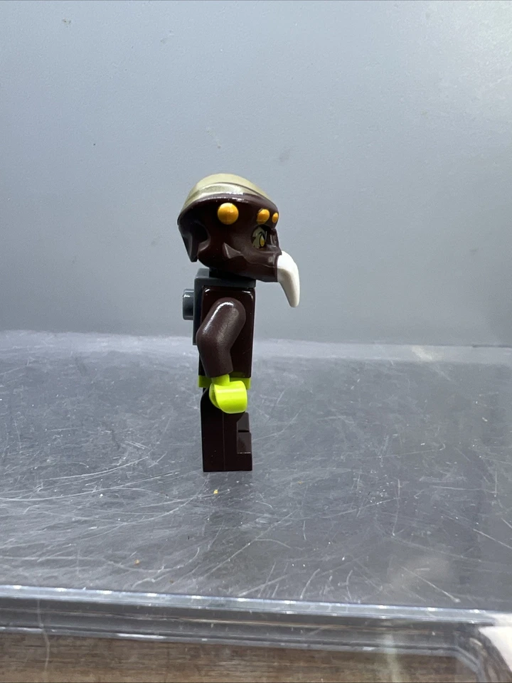 Lego Legends Of Chima Sparacon Minifigure 70131 - Image 2 of 4