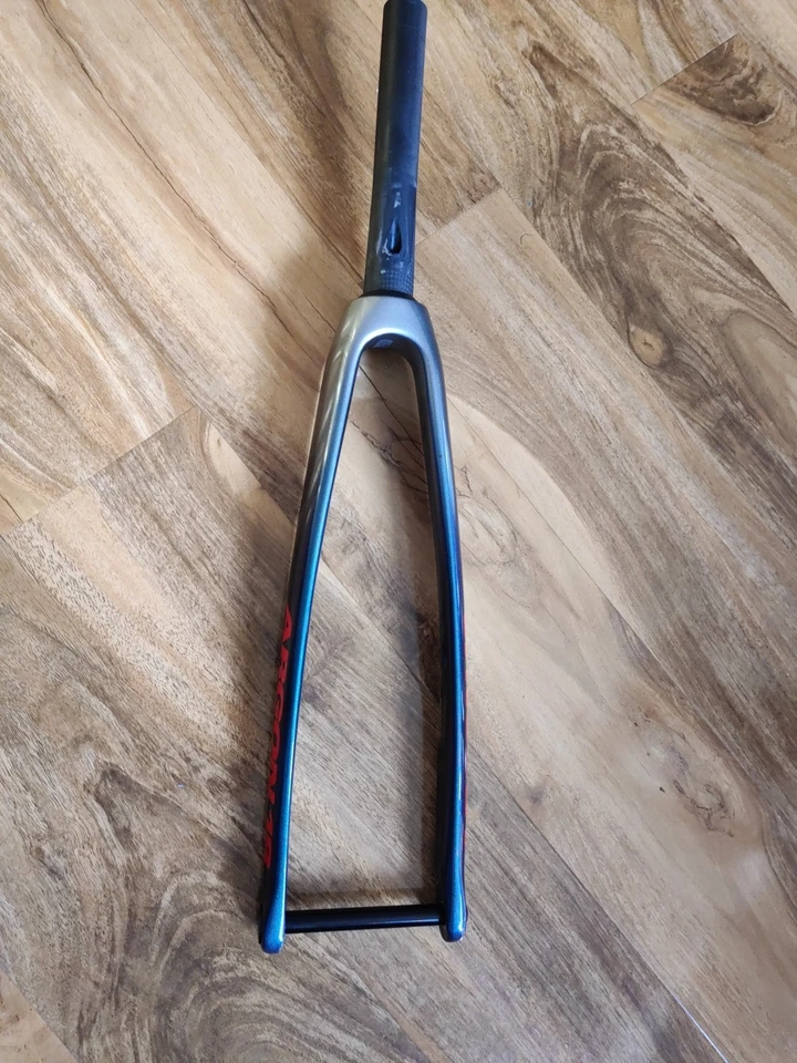 Carbon Fibre Forks Rigid Straight Disc Brake MTB Bike Fork 400g, metallic Blue - Image 2 of 4