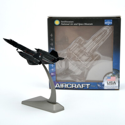 1/200 Us Air Force Sr-71A Blackbird Reconnaissance Aircraft Model ！