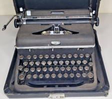 Vintage 1930's - 1940's Black Royal Aristocrat Typewriter in Case thumbnail