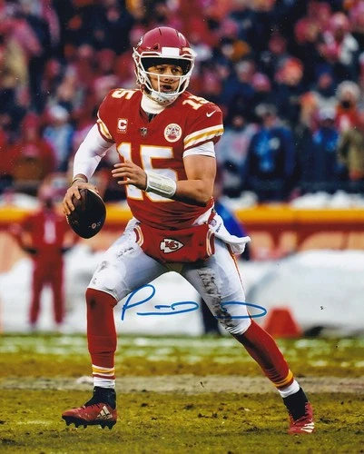 PATRICK MAHOMES SIGNED 8X10 PHOTO AUTOGRAPH KANSAS CITY CHIEFS