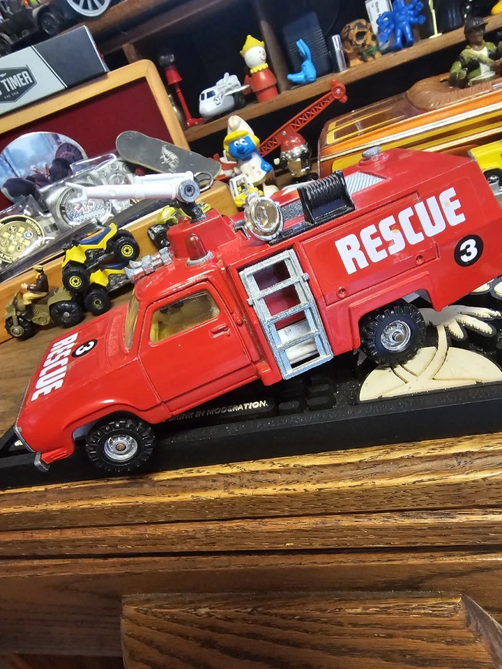 Vintage Corgi Angus Firestreak Airport Fire Rescue Diecast Vehicle Working Siren - Image 3 of 4