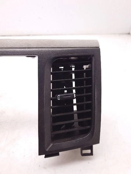 Toyota Sienna Le 2011 tablero radio bisel con ventilaciones  Foto 3 de 4