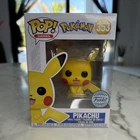 Funko Pop! Pokémon Pikachu #353 Special Edition