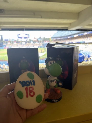 🐸🔵 Yoshi Super Mario LA Dodgers Yamamoto Bobblehead SGA 3/31/26 🔵🐸 IN Hand