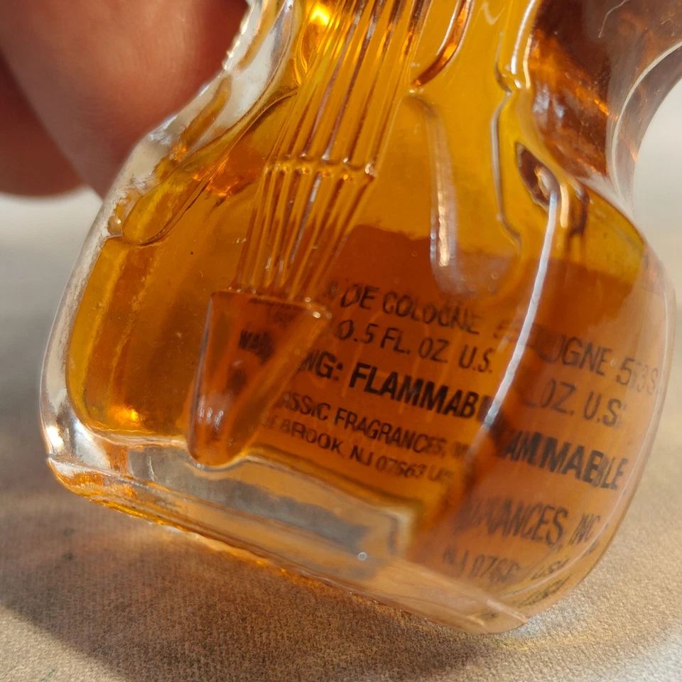 Mini botella en forma de violín TABU Eau de Cologne 0,5 fl oz (15 ml) Dana Classic Foto 3 de 4