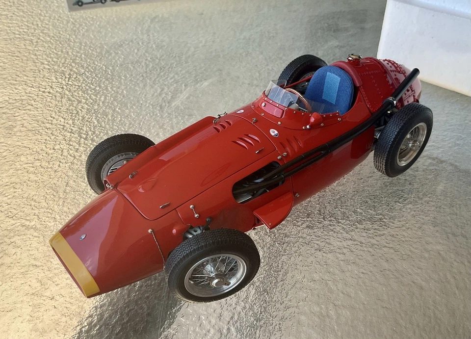 CMC GmbH Maserati 250F (1957) Modell 1:18 Scale Diecast Race Car Orig Box M-051 - Image 2 of 4